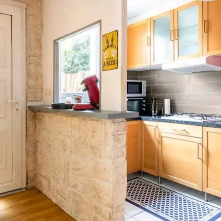 Le Petit Marc Apartment *